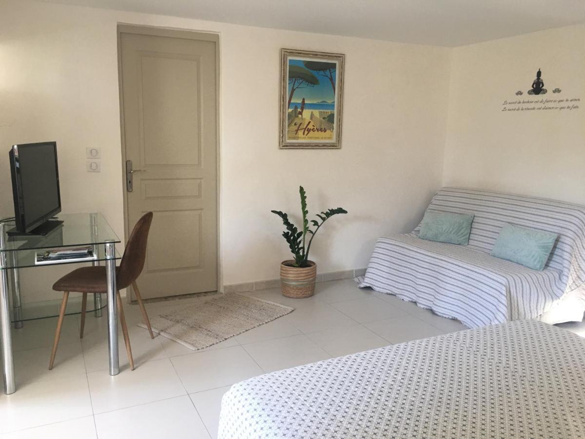 Appartement Dans La Colline Belgentier Ngoại thất bức ảnh