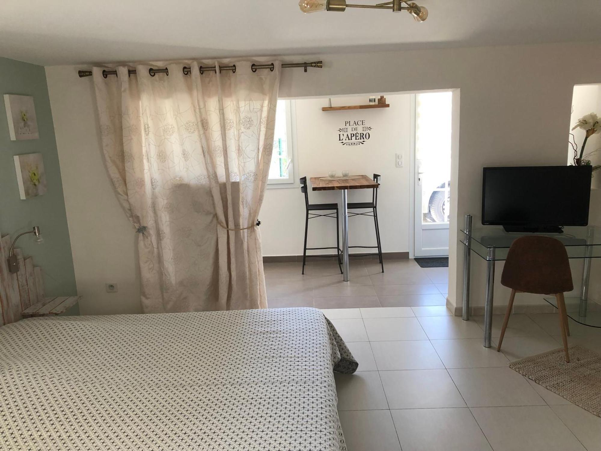 Appartement Dans La Colline Belgentier Ngoại thất bức ảnh