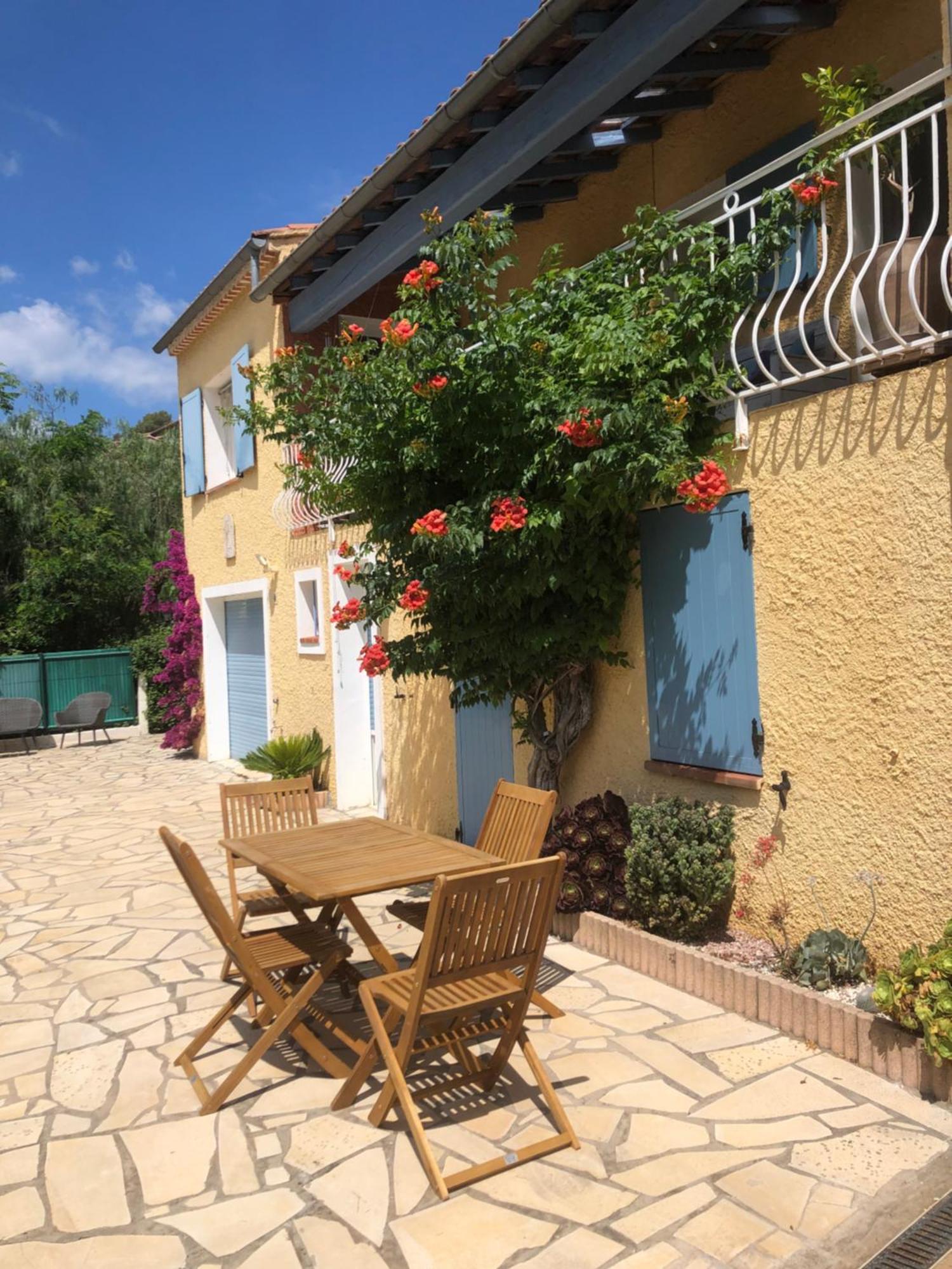Appartement Dans La Colline Belgentier Ngoại thất bức ảnh