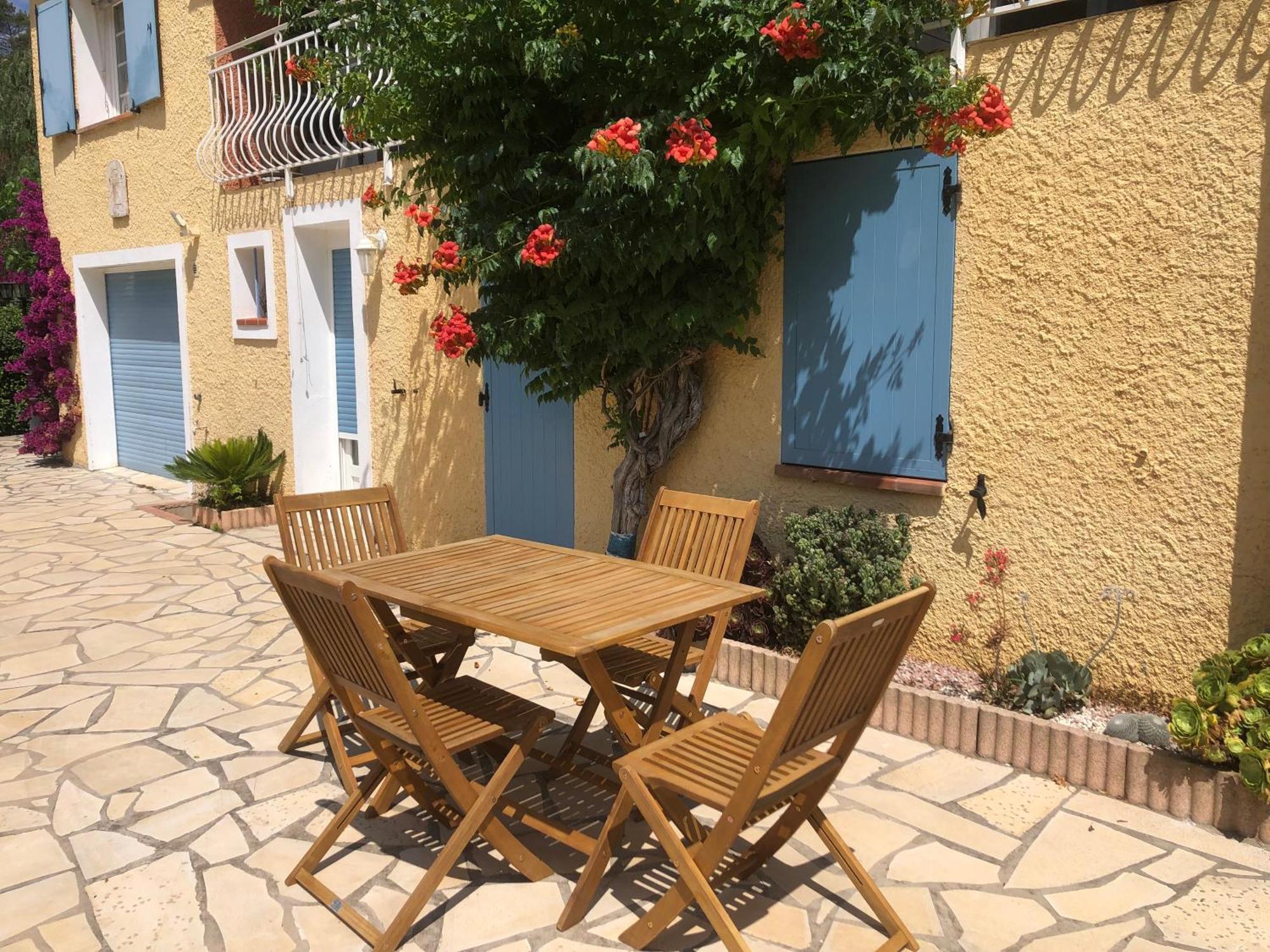 Appartement Dans La Colline Belgentier Ngoại thất bức ảnh